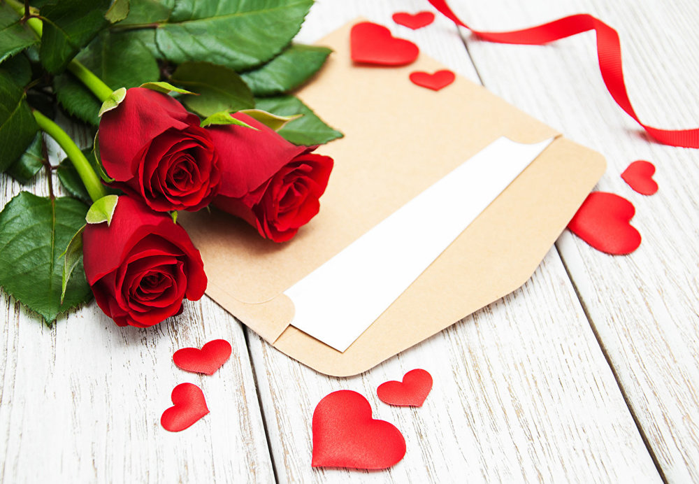 Valentine's_Day_Roses_Wood_planks_Red_Three_3_513559_1280x887.jpg